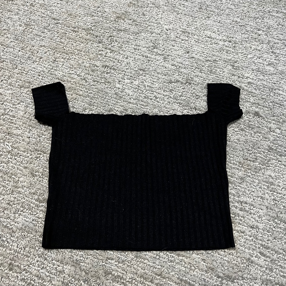Black crop top